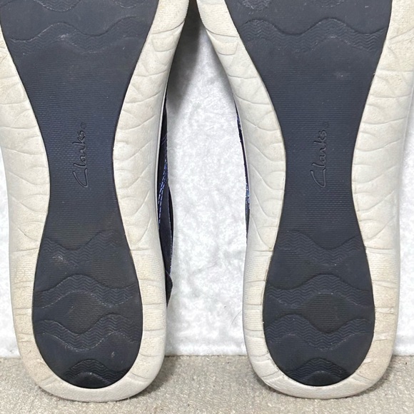 Clarks Womens Navy Blue Adella Holly Cushion Insole SlipOn Casual Shoes SZ 7.5M - Picture 10 of 11